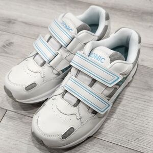 Vionic Tabi Shoes for Women, size 7.5. Lightly used.